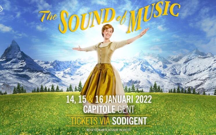 affiche van the sound of music met zingende vrouw en achtergrond met besneeuwde bergen